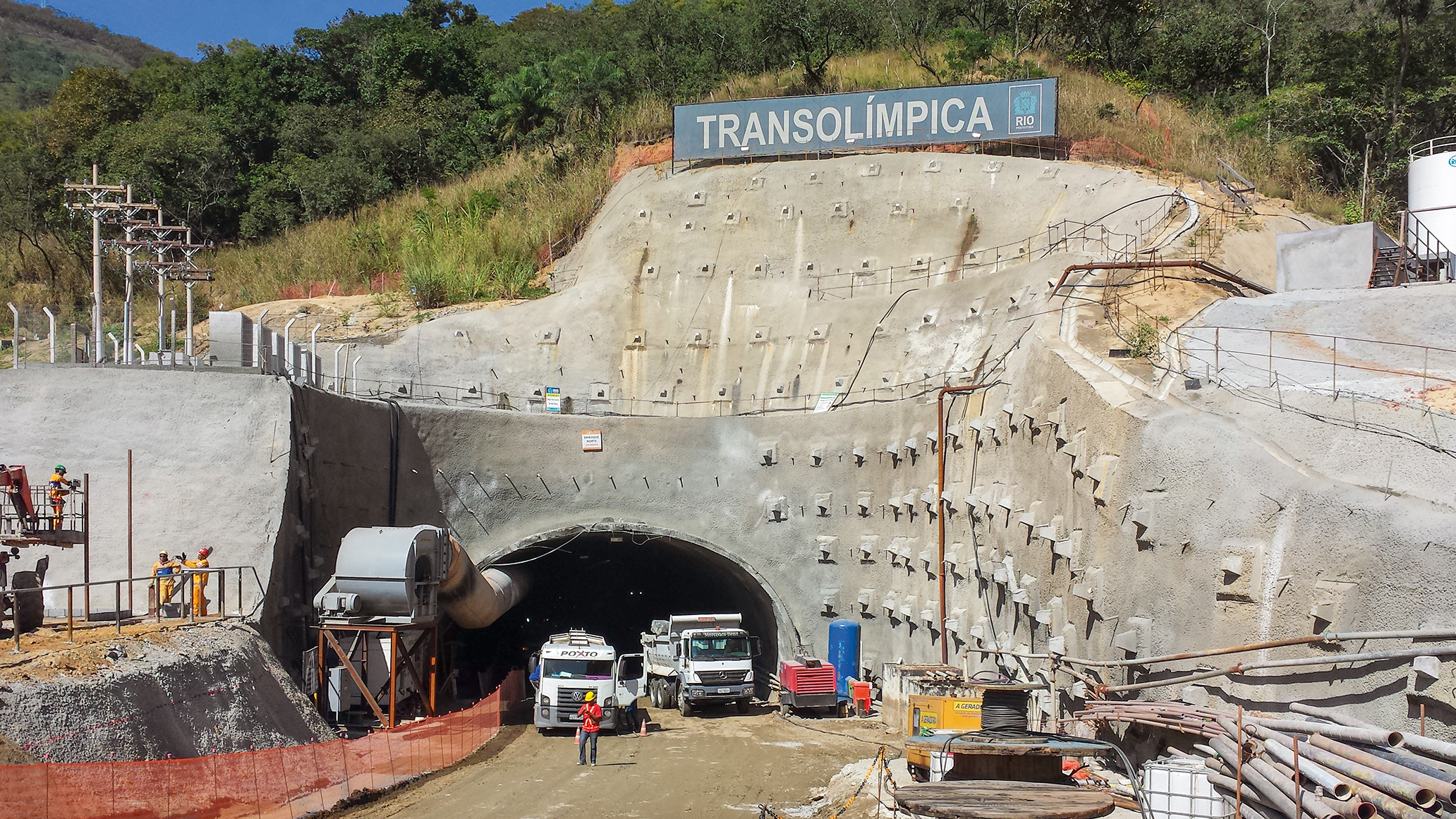 El Túnel Transolímpica: Estabilización simple y rápida mediante anclajes de sistema GRP DSI El Túnel Transolímpica: Estabilización simple y rápida mediante anclajes de sistema GRP DSI