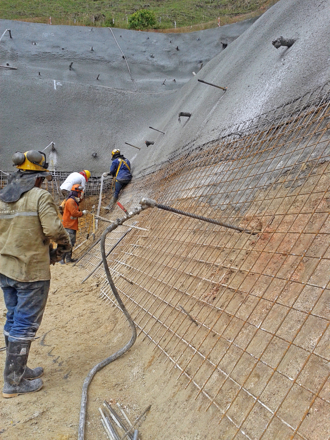 Soluciones completas para roca altamente desagregada: Sistema de barras autoperforantes DSI para la Hidroeléctrica Alejandría Soluciones completas para roca altamente desagregada: Sistema de barras autoperforantes DSI para la Hidroeléctrica Alejandría