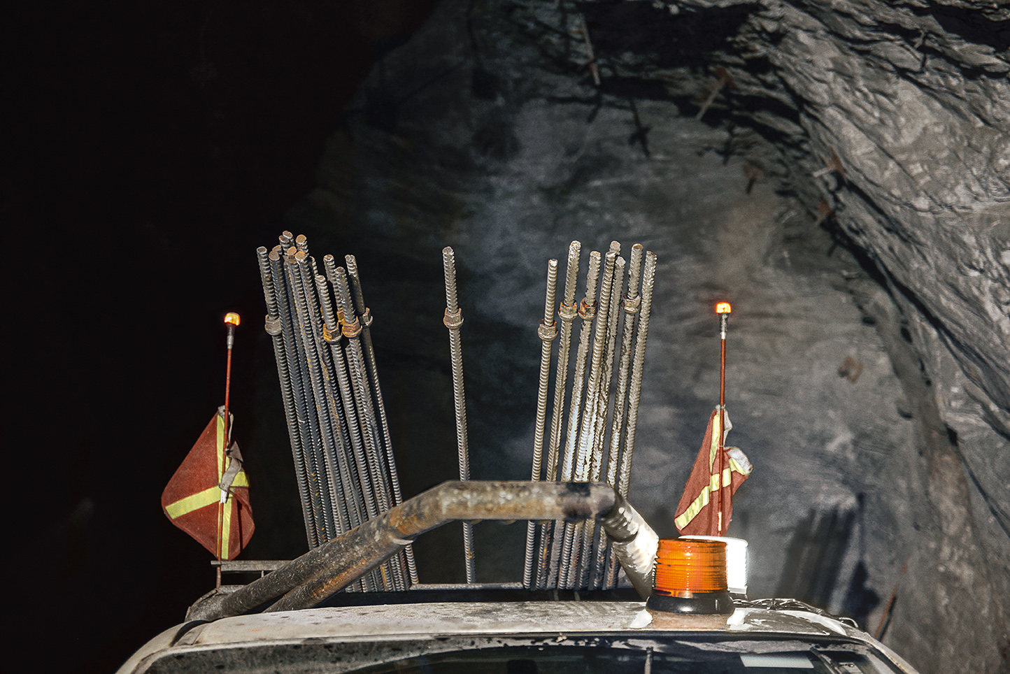 La mina de Cuiabá: Minería de oro muy profunda con productos para el sostenimiento de roca de DSI Underground La mina de Cuiabá: Minería de oro muy profunda con productos para el sostenimiento de roca de DSI Underground