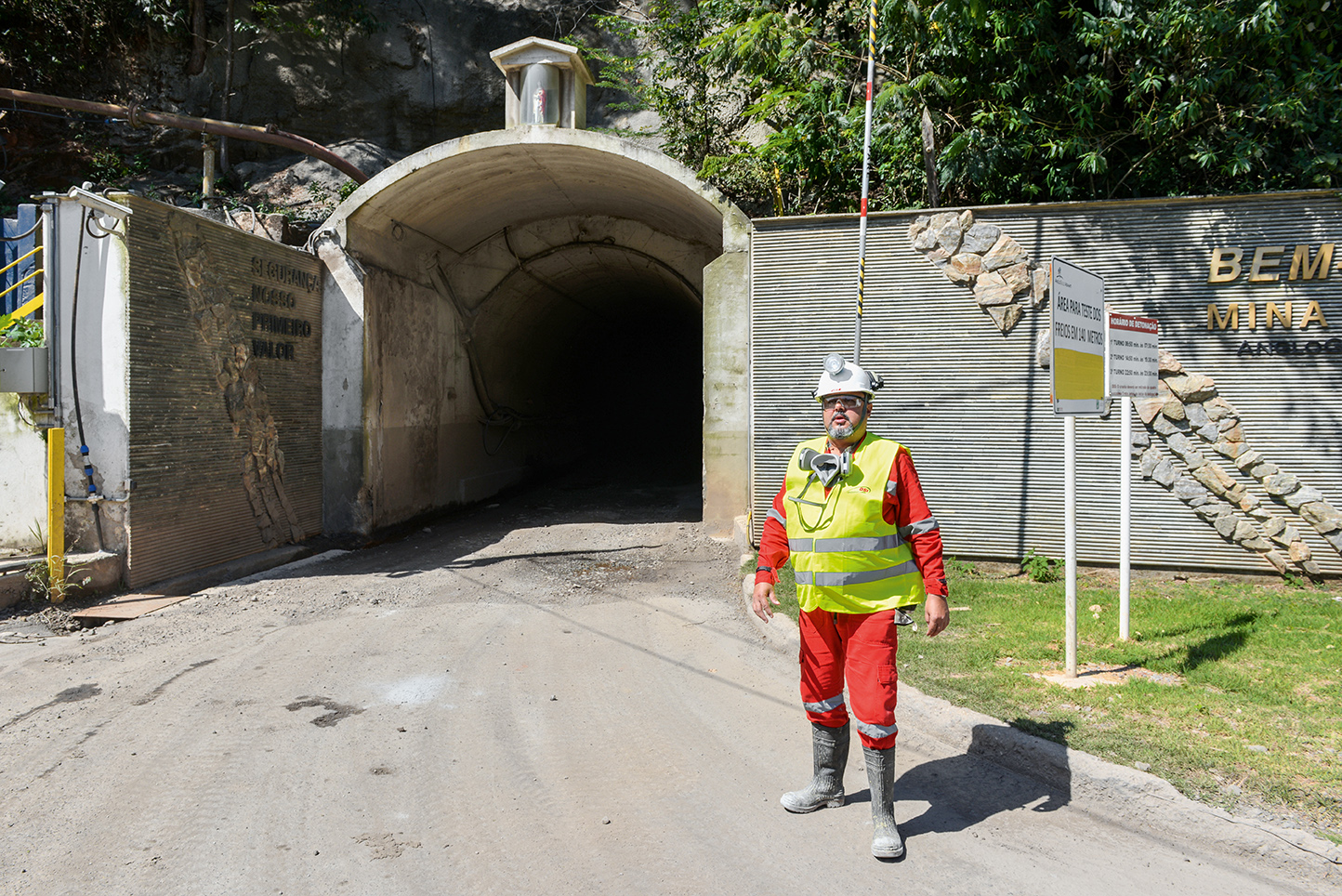 La mina de Cuiabá: Minería de oro muy profunda con productos para el sostenimiento de roca de DSI Underground La mina de Cuiabá: Minería de oro muy profunda con productos para el sostenimiento de roca de DSI Underground